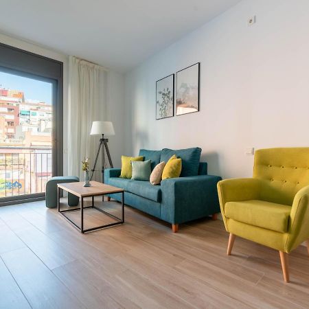 limehome Barcelona Carrer de Besalú 90 Exterior foto