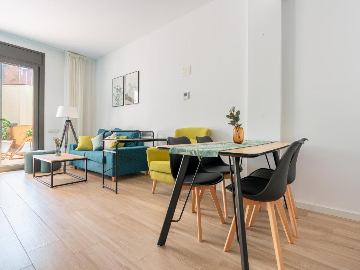 limehome Barcelona Carrer de Besalú 90 Exterior foto